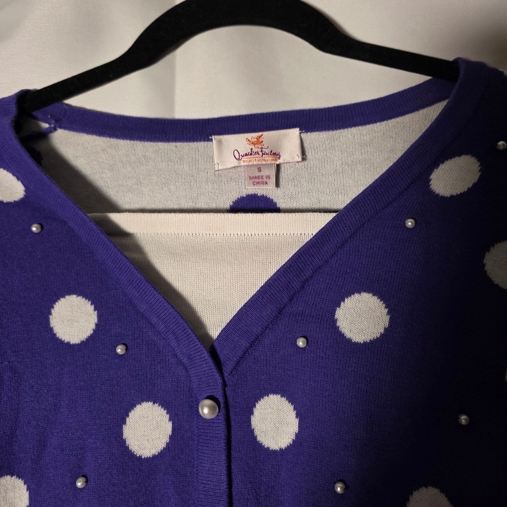 Quaker Factory Purple Polka Dot Cardigan Sweater Short Sleeve‎ Pearl Embellished - Picture 2 of 8